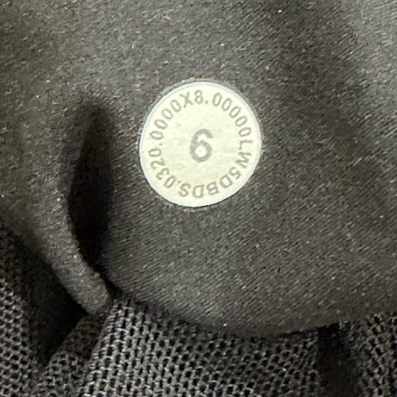 Lululemon Keep Moving Pants 7/8 - Picture 6 of 7